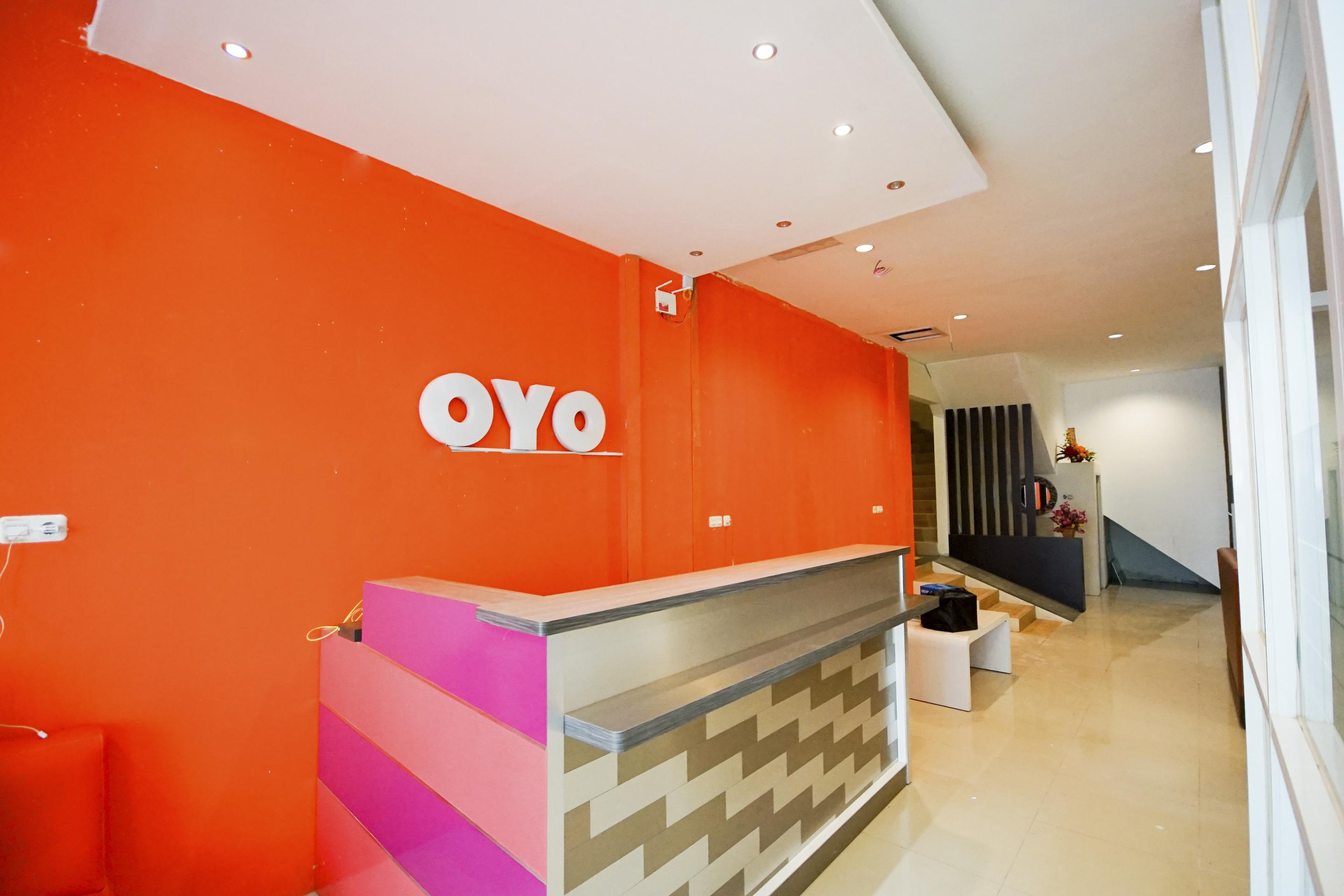 Oyo 251 The Maximus Inn Hotel Palembang Exterior foto