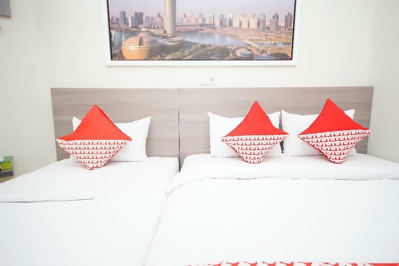 Oyo 251 The Maximus Inn Hotel Palembang Exterior foto